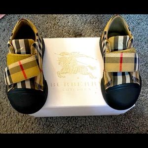 Burberry Vintage Check&Black Leather Baby Trainers